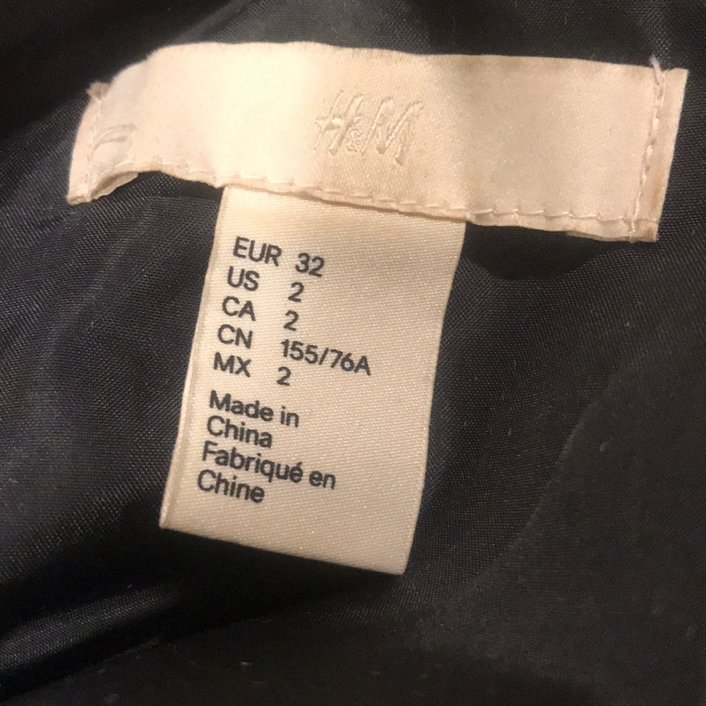 H&M Textured Top - Picture 8 of 8